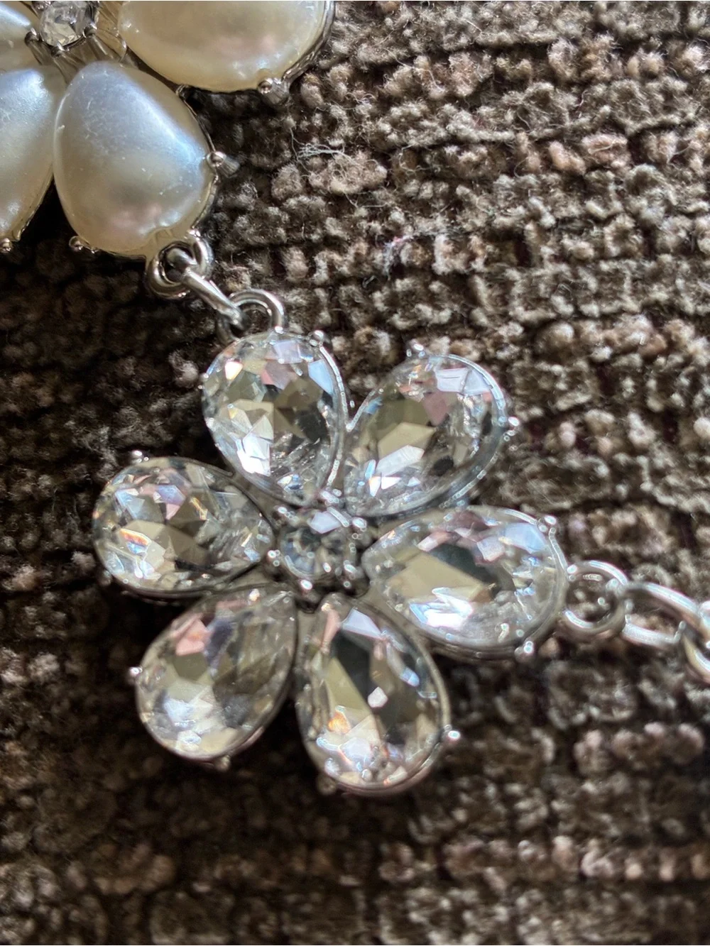 Pearl Flower Pendant Necklace with Matching Earrings - White